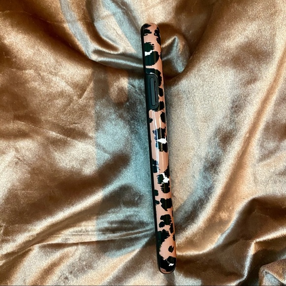 Cheetah Iphone 11 case - Picture 4 of 5